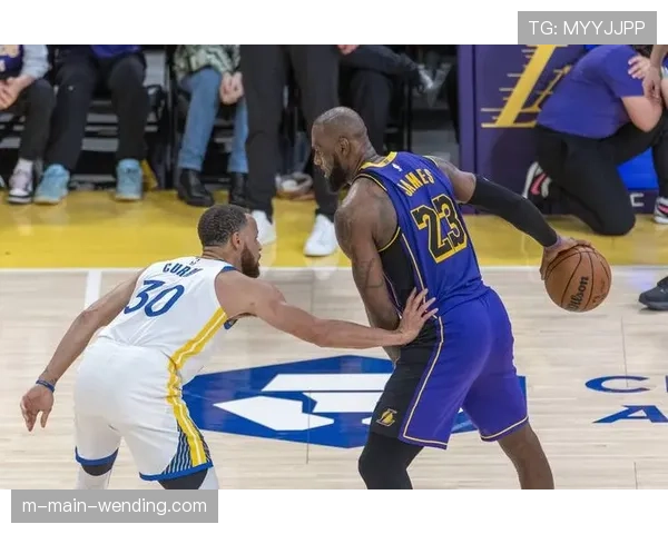 库里与詹姆斯步入生涯后期 联盟寻找新一代商业门面进程加速